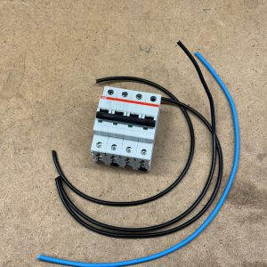 Automatsikring 400v 16A med ledninger